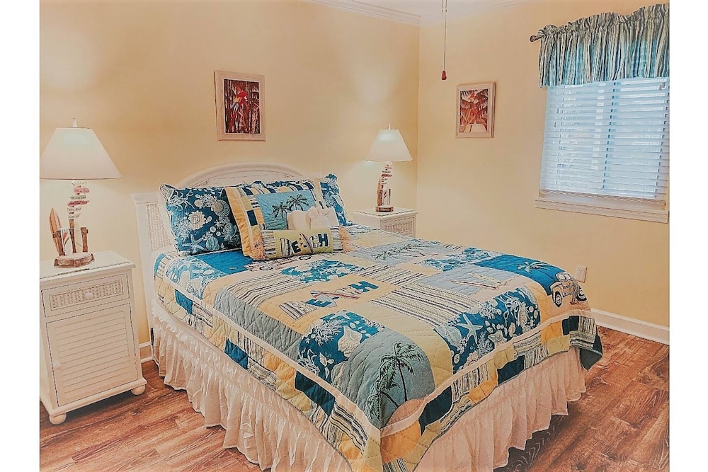 Oceanfront 1st Floor Unit With Free Tickets To Local Attractions! Swi - Surfside Beach, SC