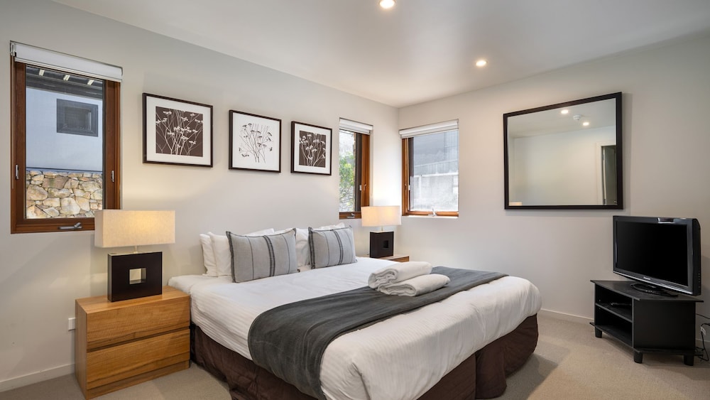 Modern 2 Bedroom Plus Loft  Chalet Close To Friday Flat - Charlotte Pass