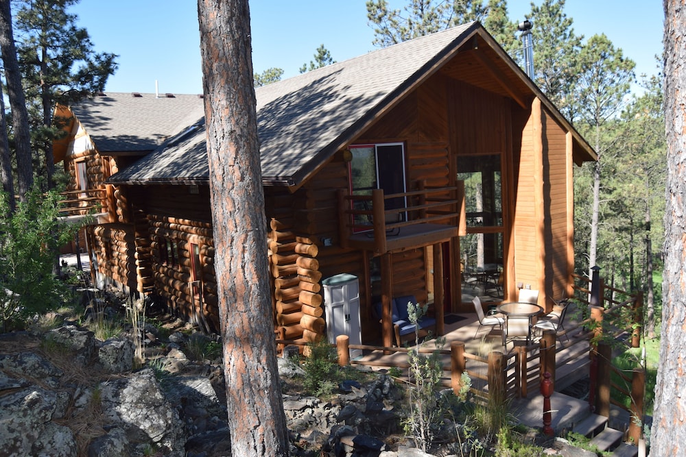 Peaceful, Private Log Home With Exceptional Views And Amenities - Mount Rushmore, SD