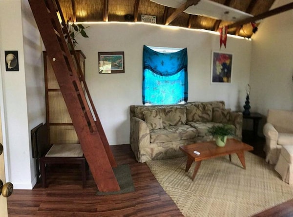 Romantic Cabin On A Gated Aquaponics  Farm Centrally Located For Exploring. - Hawaii