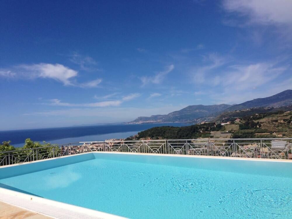 10% Discount October-may 2024 Minimum Stay 4 Nights-villa Gaia, Private Pool - Ospedaletti