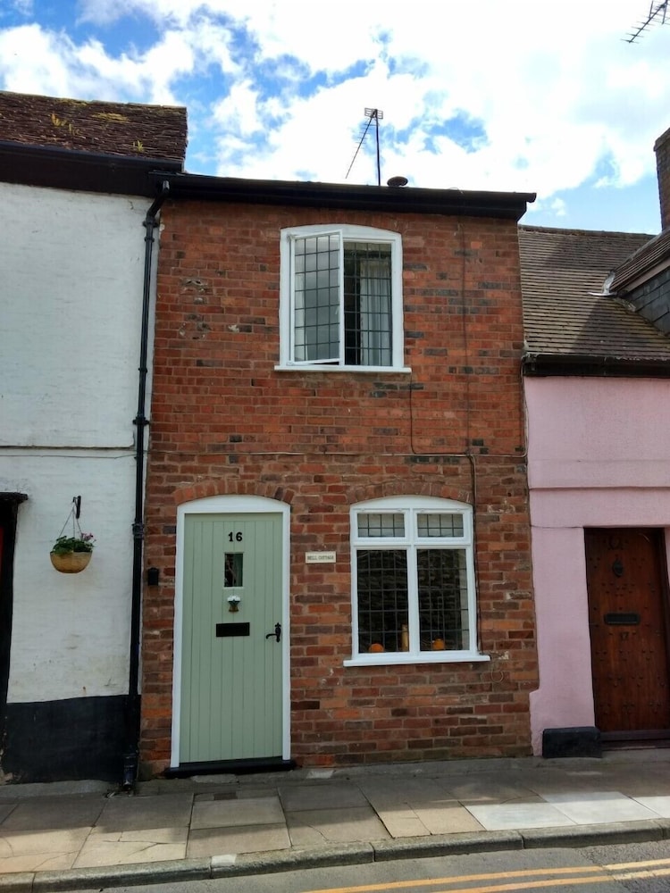 Ludlow Centre, Period Town Cottage With Pet Friendly Garden & Free Parking - Herefordshire