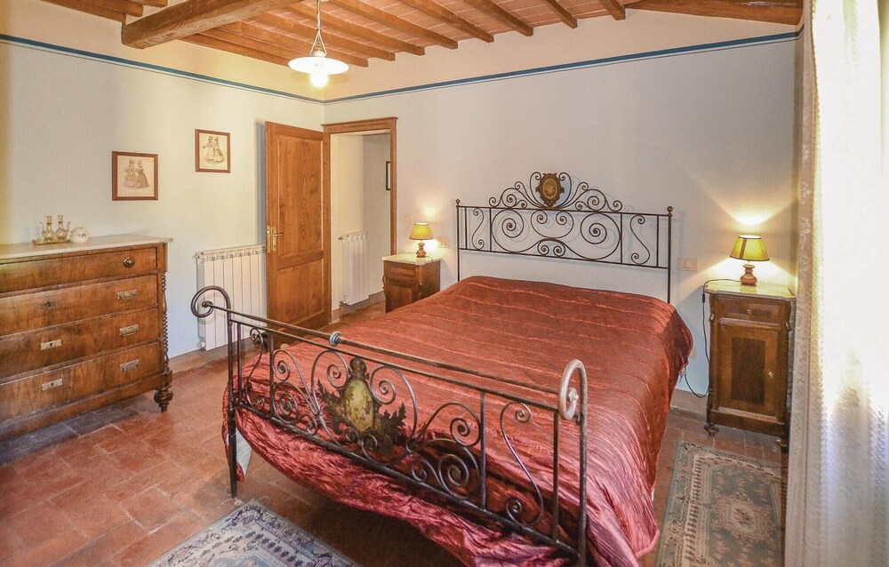This Picturesque Property In The Hills Is Located About 3 Km From Cortona. - Cortona