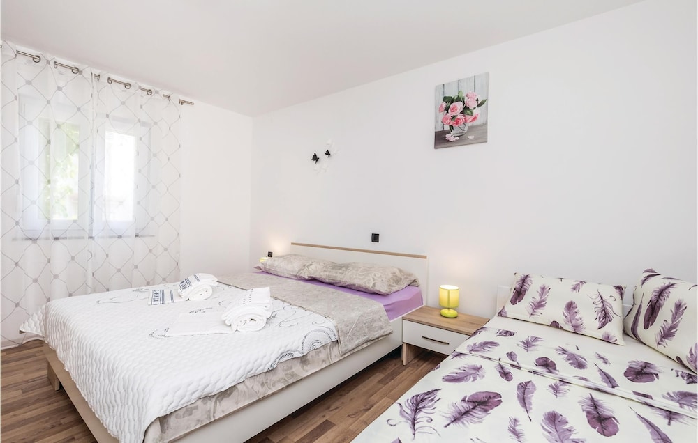 Cet Agréable Appartement De Vacances Au Rez-de-chaussée Est Situé Dans Un Environnement Calme. - Rijeka