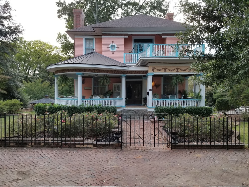 The Peach House - Decatur, GA