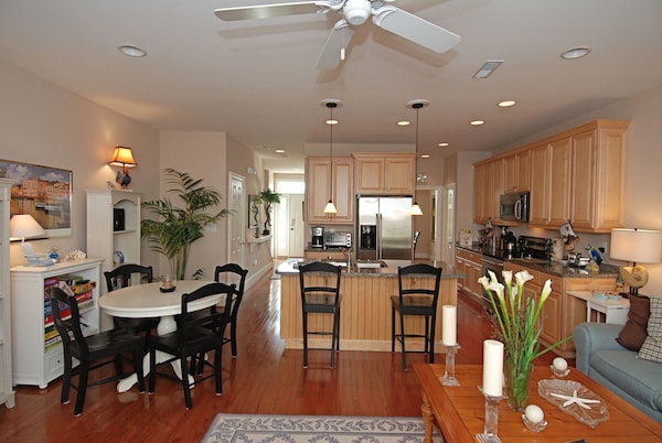 Luxury Awaits You In Our Beautiful Townhome! - Lewes