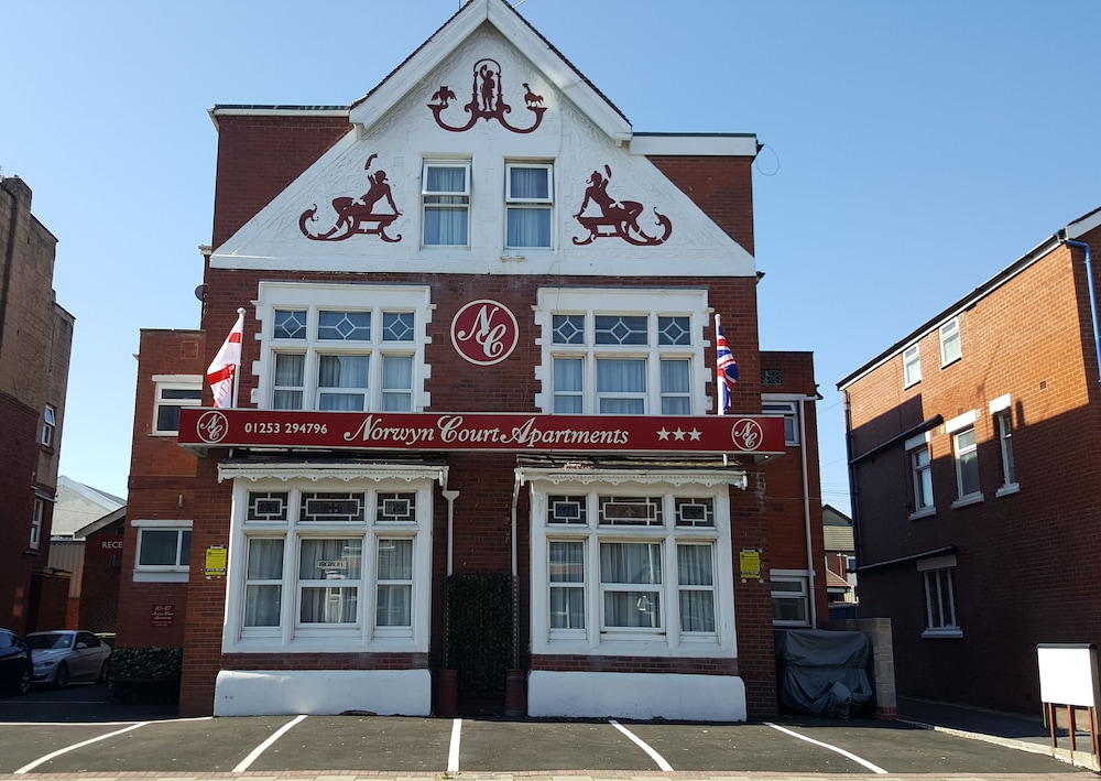 Norwyn Court Holiday Apartments - Lytham St Annes