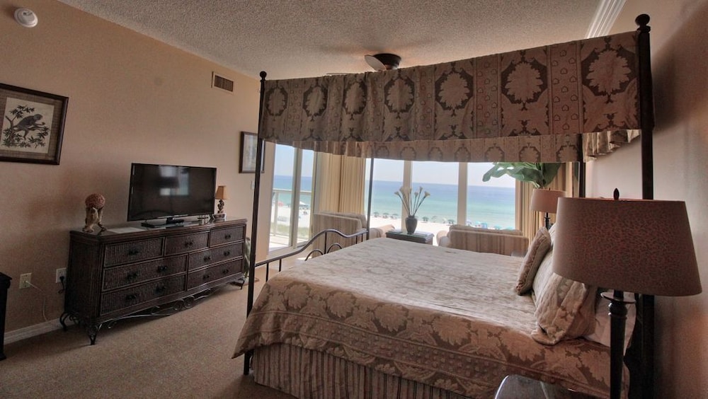 Great Condo With Amazing Views! Comes With Beach Service 2 Chairs 1 Umbrella - Navarre, FL