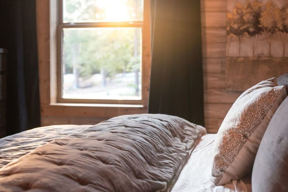Welcome To The Lion And The Lamb Lodge. This Luxury Cabin Offers Guests An Unpre - Oklahoma