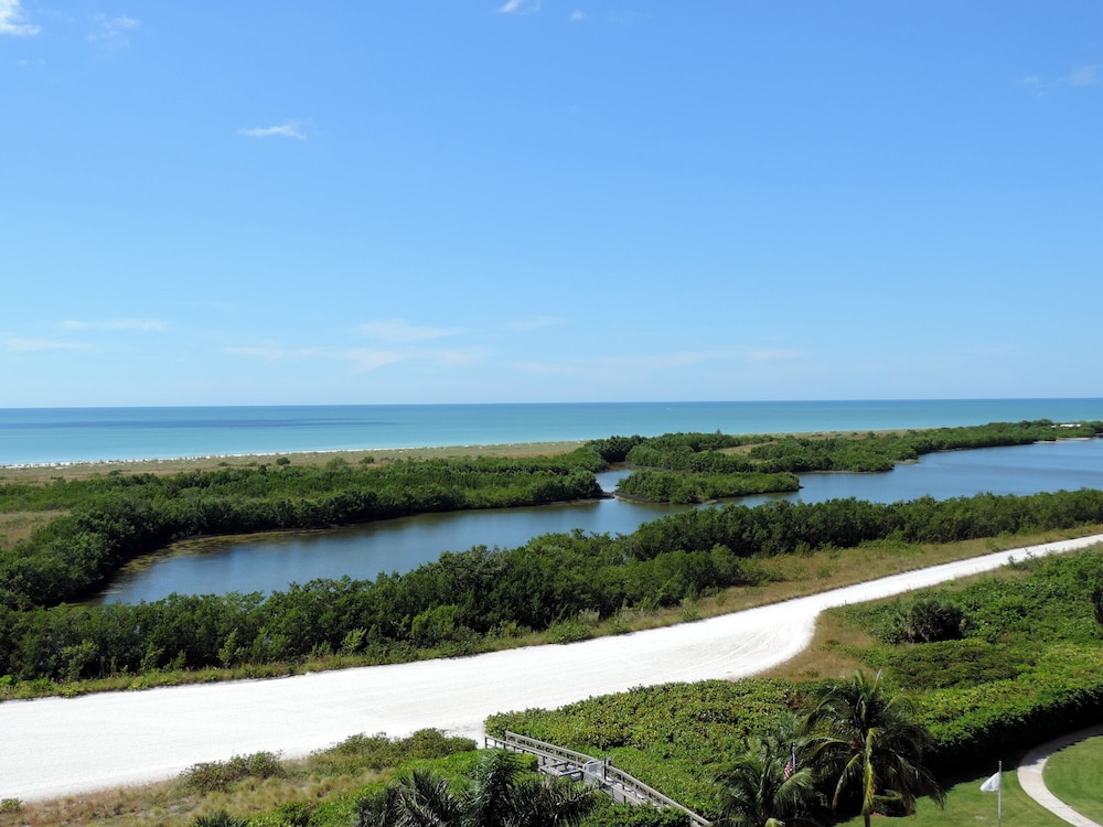 Beachfront Condos 901 (1 Of 3 Owned) See #174510 & #1020310 All  Newly Remodeled - Marco Island, FL