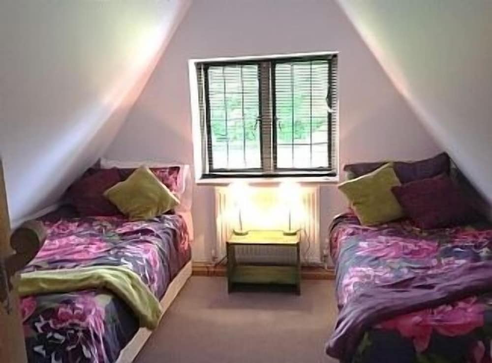 Outstanding Self Catering Cottage With Beautiful Gardens - Knepp Castle Estate