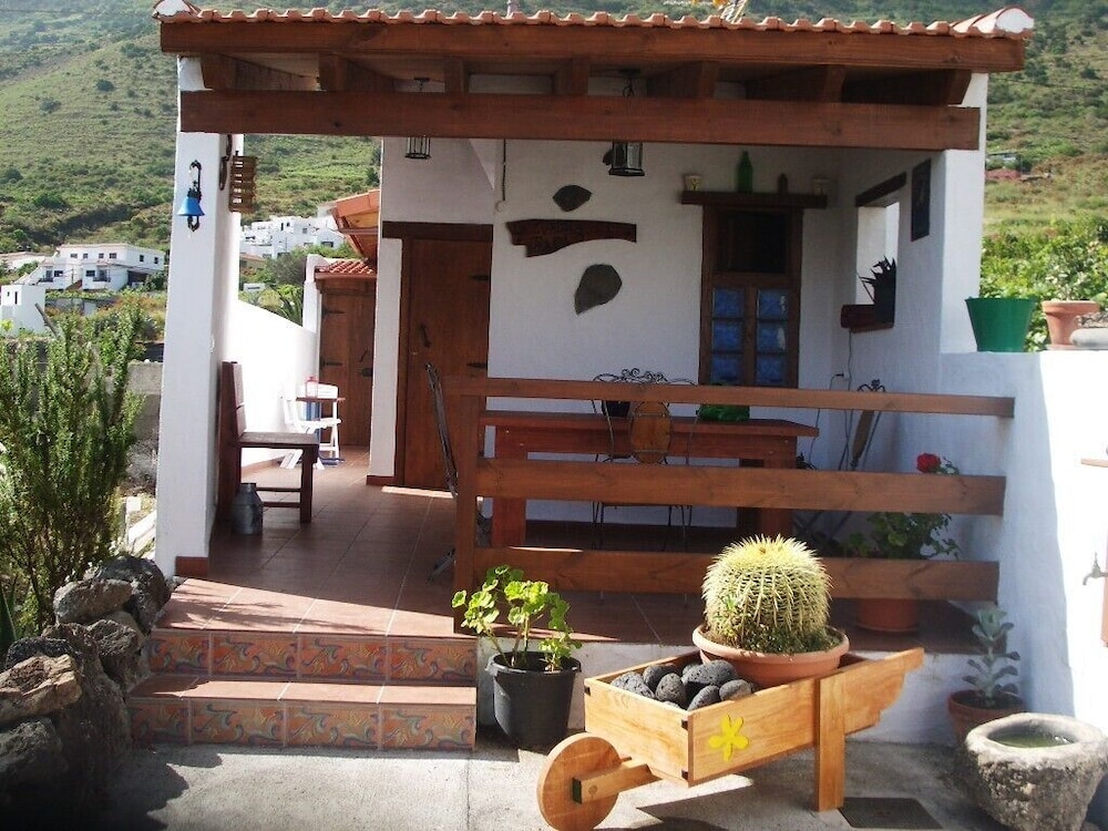 Bonita Casa Rural Con Terraza, Vistas Al Mar Y Montañas - El Hierro