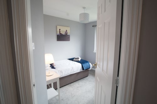Lomond Serviced Apartments - Muir House - Motherwell