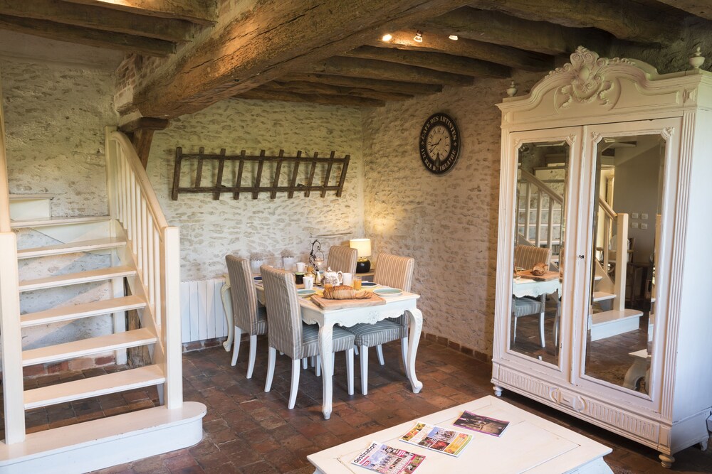 La Chantreille House With Character In Oisly - Loire Valley