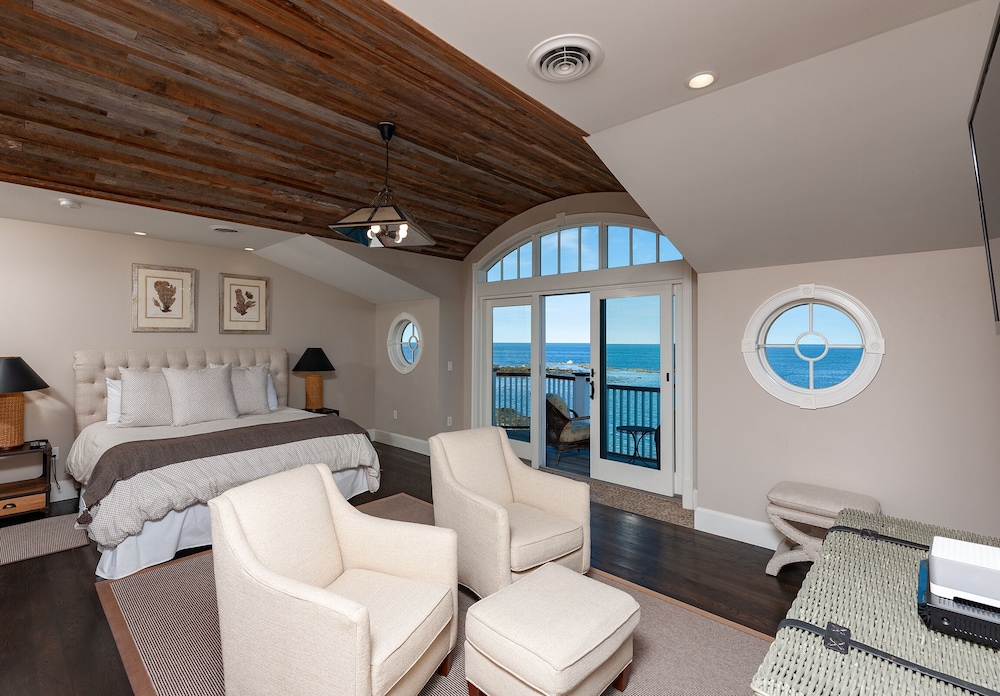 Amazing Bold Ocean-front Home With Breathtaking Ocean Views! - York