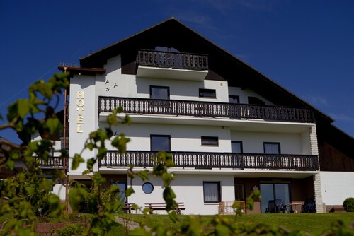 Garni Hotel & Ferienwohnungen Seeschlößchen - Edertal
