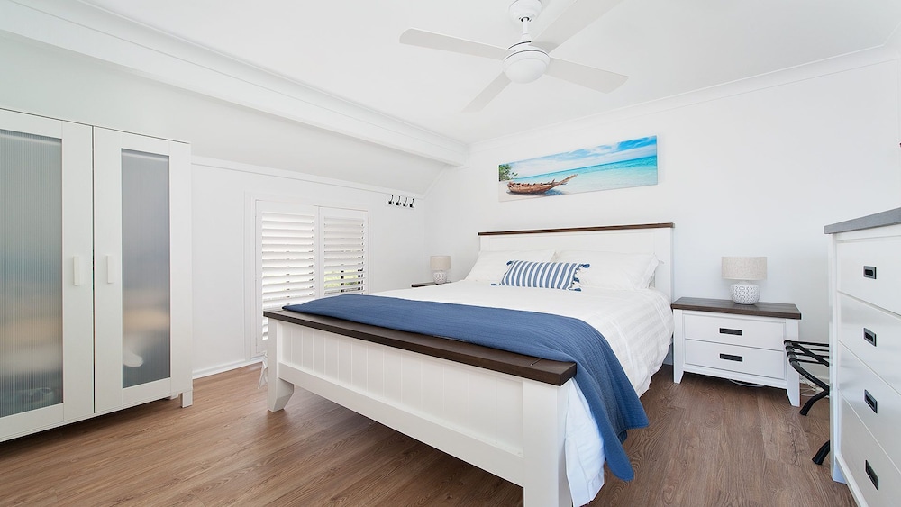 Kingsley Beach House - Boat Harbour - Expansive Home With Air Con And Wifi Sleeps 10 - New South Wales