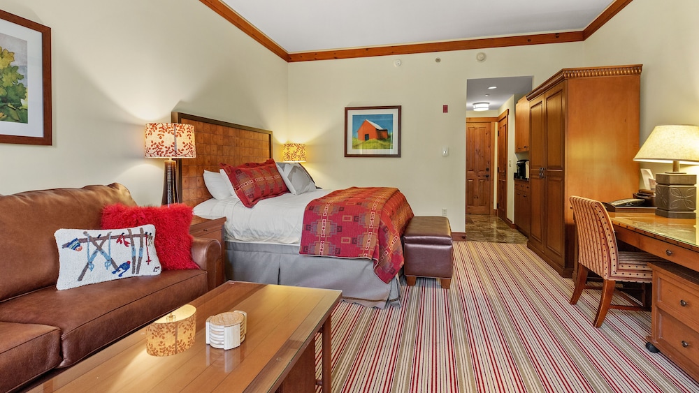 Luxury Studio Ski In -Ski Out Mt Mansfield Views, Mountain Golf Course Access - Stowe, VT