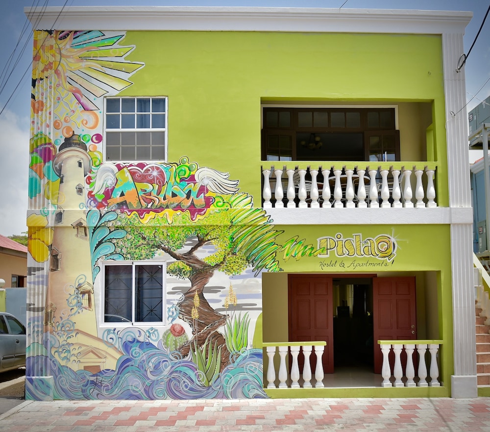 Pista Q Hostel And Apartments - Aruba