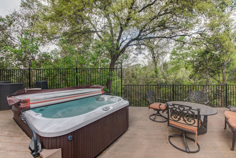 Whole Home Air Cleaner, Quiet Surroundings, Deck And Jacuzzi, Near Golf Course - Govalle - Austin