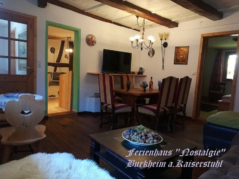 Farmhouse For Holidaymakers In Vogtsburg / Kaiserstuhl With Courtyard / Garden - Black Forest