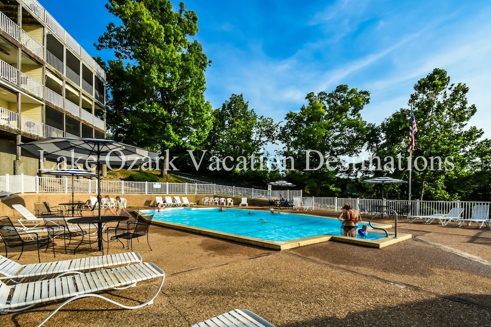Must See Ledges 2br Condo Overlooks Pool & Sandy Beach, King Master Suite, Wi-fi - Osage Beach, MO
