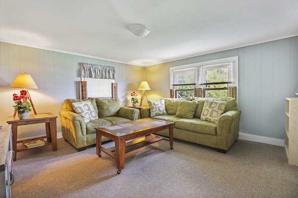 The C-ray Cottage Is A One-of-a-kind Chincoteague Vacation Experience. - Chincoteague, VA