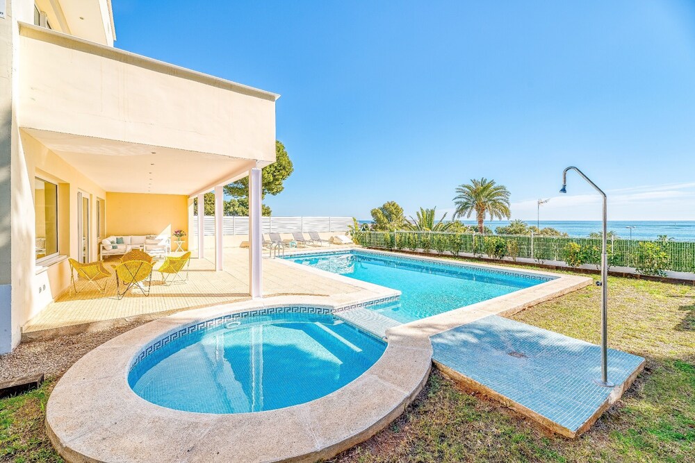 Preciosa villa con piscina, jardín y vistas al mar WIFI - Alcossebre