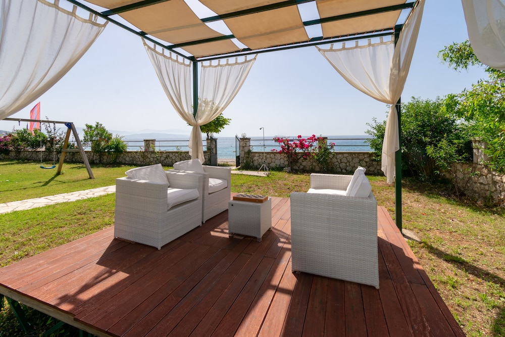 Oceanfront Private Villa In The Heart Of Corfu In Barbati - Kassiopi