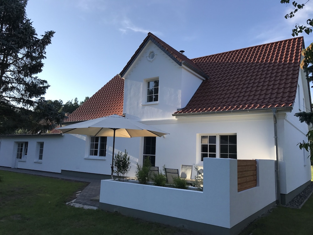 Schönes Ferienhaus In Ruhiger Lage, Unweit Vom Darß, Zingst - Ostsee