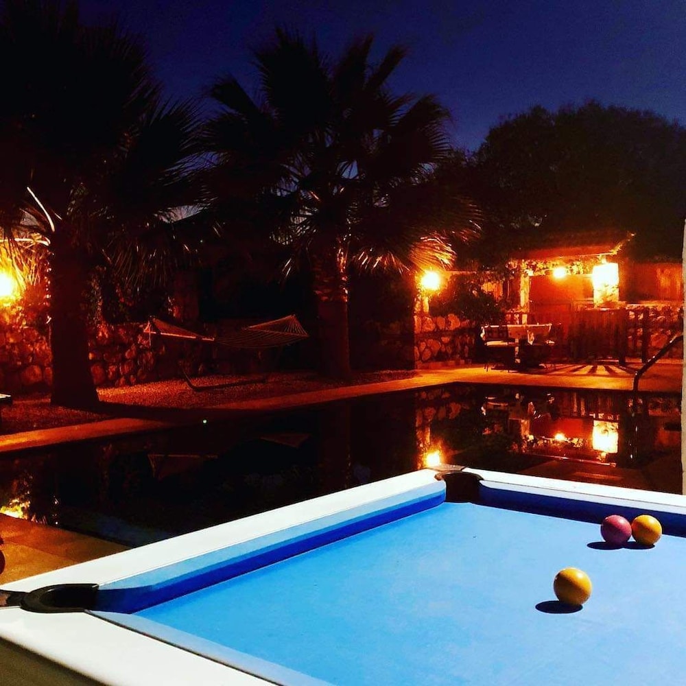 5 Bedrooms, Heated Pool, Pool Table, Table Tennis, Bbq & Wifi. - Hisarönü