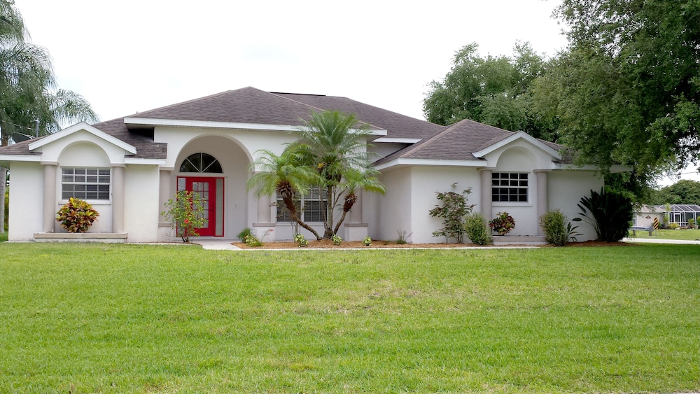 Spacious Home With Everything You Will Need For Your Stay - Little Gasparilla Island, FL