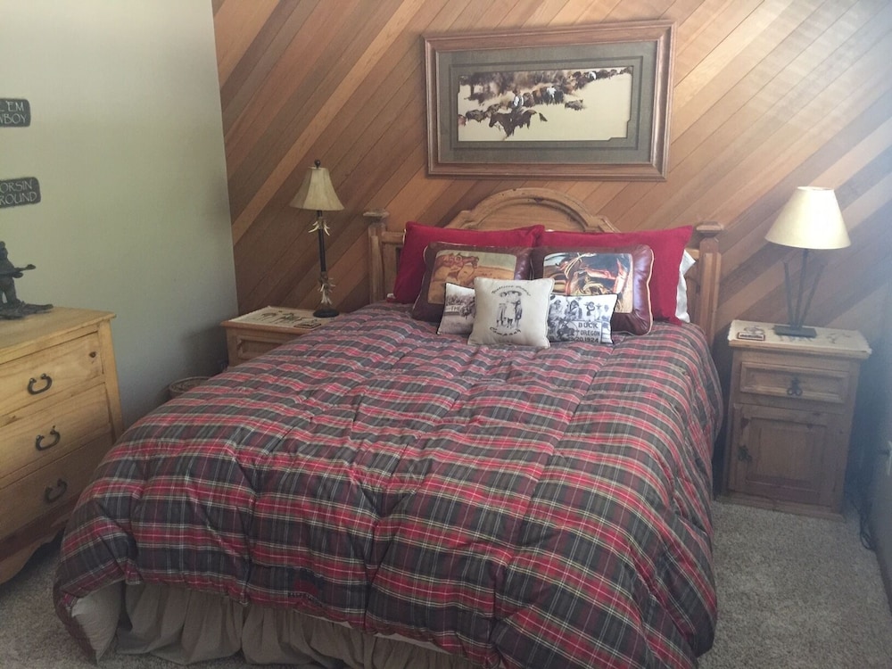 5* Rated Best Value Home With Wifi Close To Spa Pool  Hot Tub A/c Secluded  Lot - Black Butte Ranch, OR