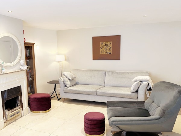 Intl Eco-chic Townhouse, 3dbr, Sleeps 4 To 6 Adults. Walk Everywhere! - Claregalway