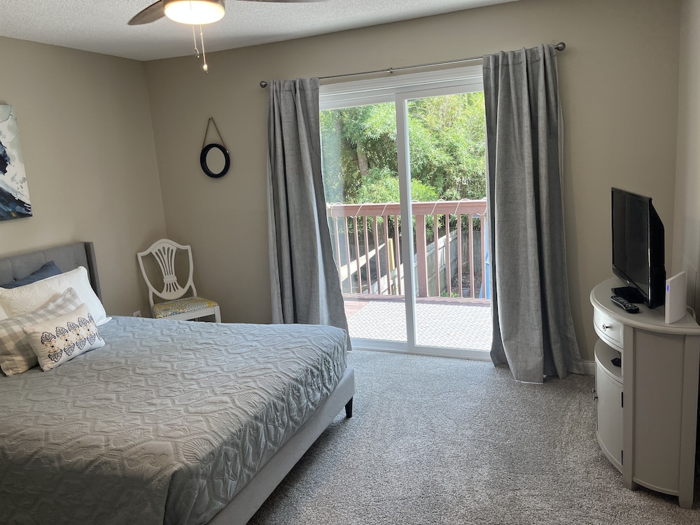 2024 Summer Weekly Special. Pets Are Welcome To Grotto Family Getaway Townhouse - Florida Panhandle, FL