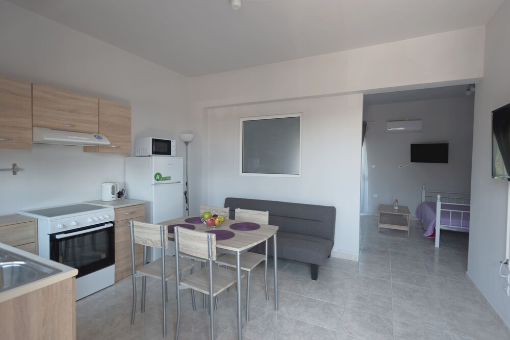 Paulsia_apartment # 2_ Appartement Neuf Dans Le Village De Psintos - Rhodes
