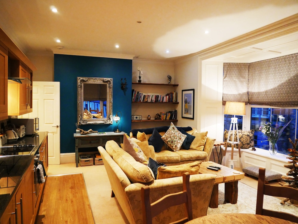 The County Boutique Apartment - Whitby, UK
