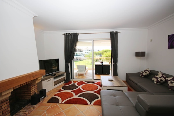 Lovely Refurbished 2 Bedroom 2 Bathroom Apartment With A\/c In The Algarve - Almancil