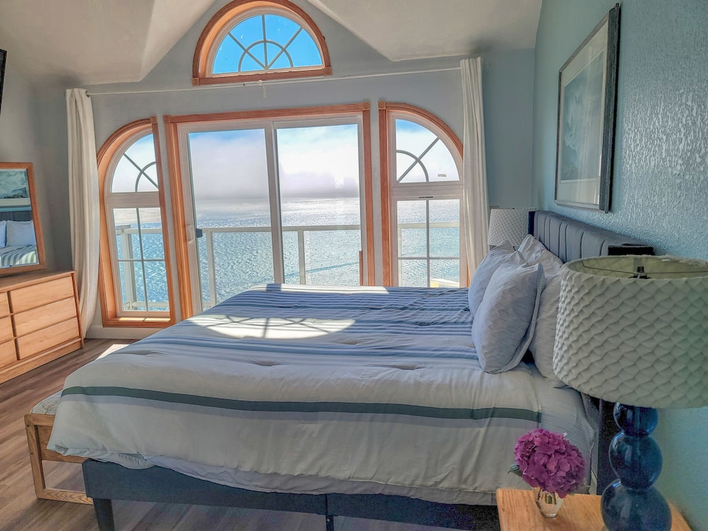 Lovely Home With Ocean View - Tillamook