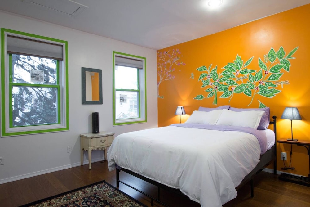 Bright, 1 Bedroom Apt On 2nd Floor, Near H St. Ne Capitol Hill - Woodland, Washington DC