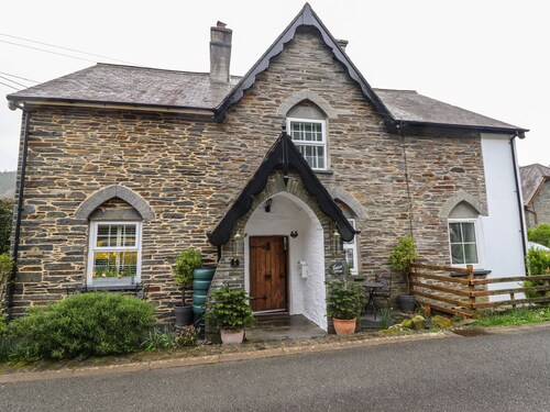 Siskin, Pet Friendly, Character Holiday Cottage In Dinas Mawddwy - North Wales