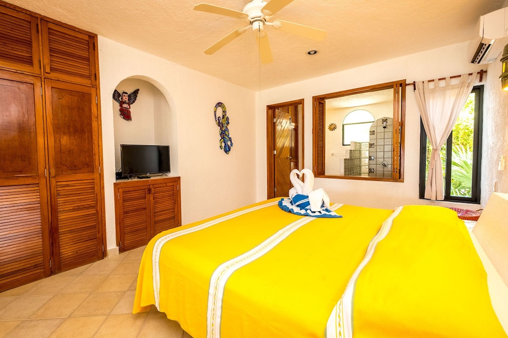 Charming Penthouse With A Stunning Ocean View - Beachfront, Ac, Wifi - Akumal