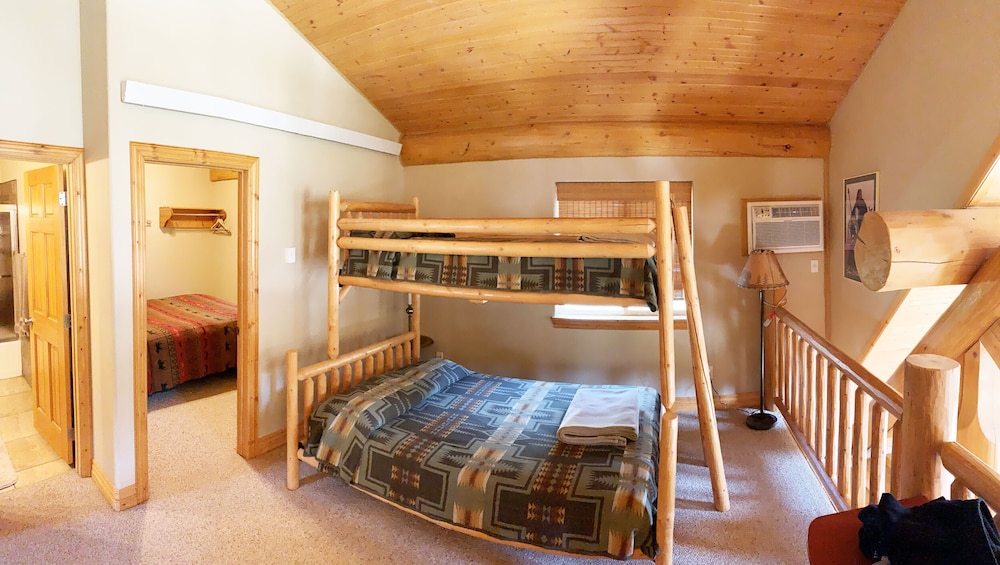 3 Bdrm Log Cabin Nestled In Beautiful Meadow On Spring Creek: - Hill City, SD