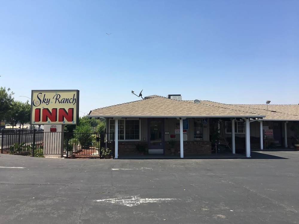 Sky Ranch Inn - West Sacramento