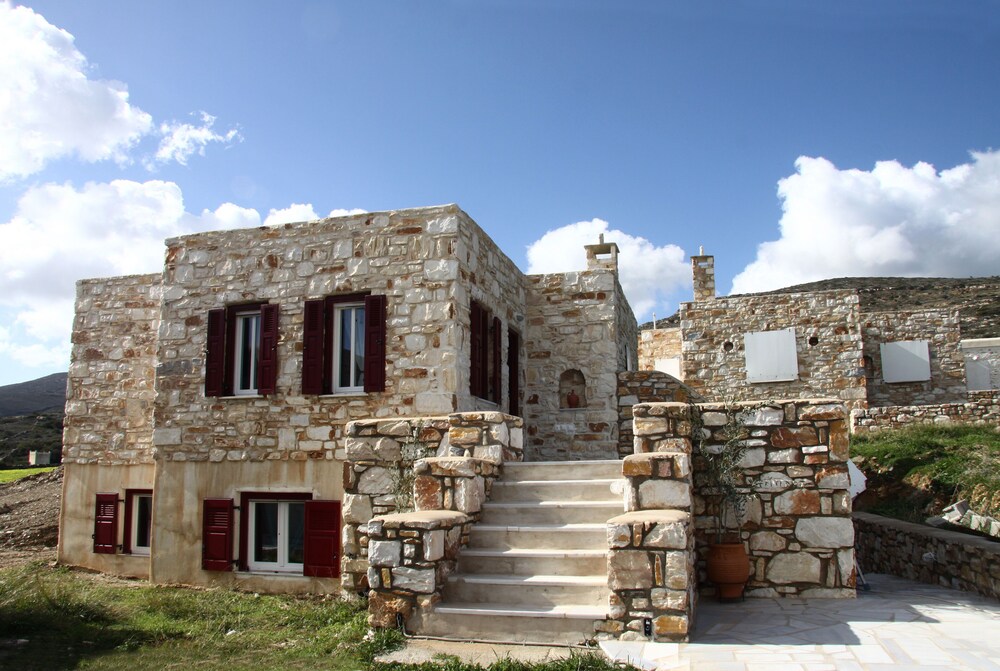 Stone Villa Kontiani - The Red Villa - Paros