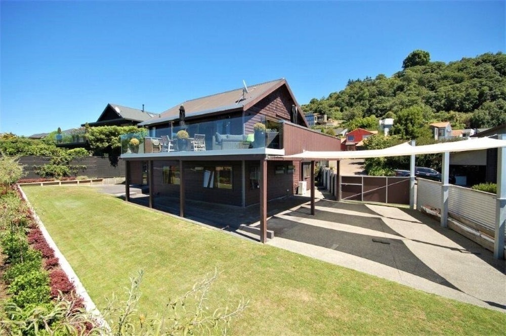 *Discounted Rate * Lake & Mountain Views, Close To Town & Lake, Private & Quiet - Taupō