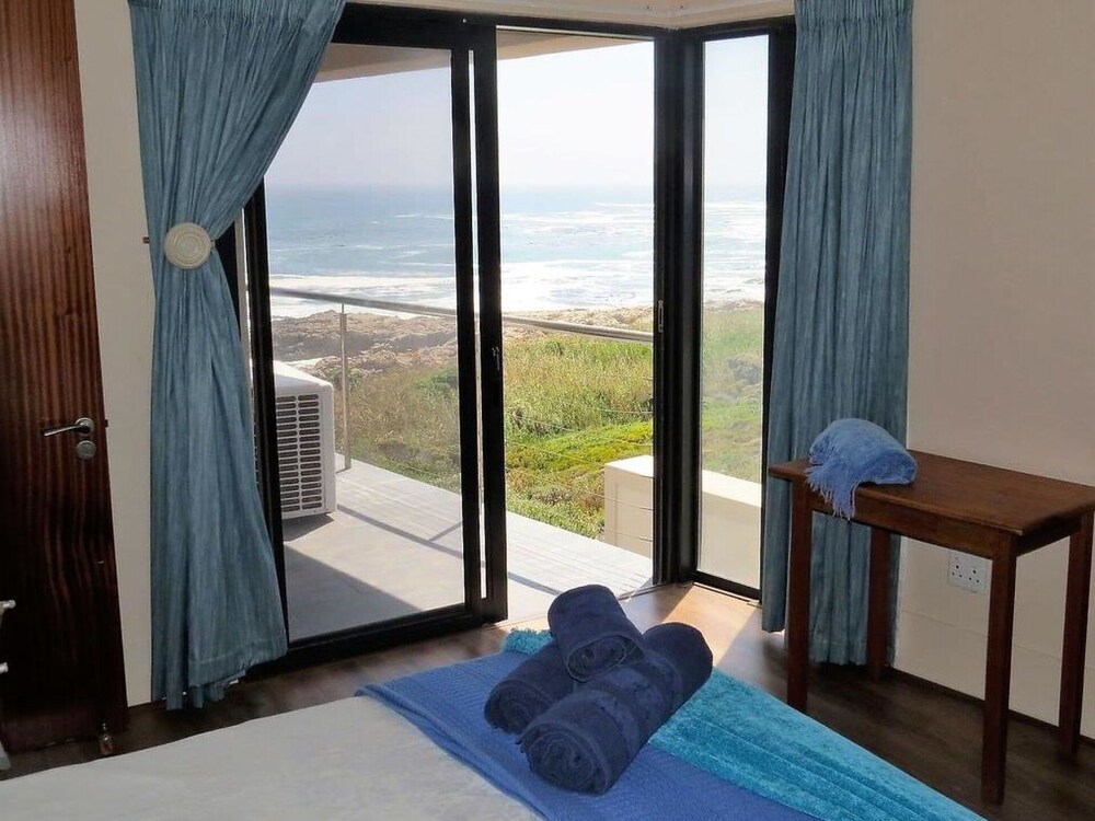 Nice Apartment For 4 People With Pool, Wifi, Tv And Parking - Gansbaai