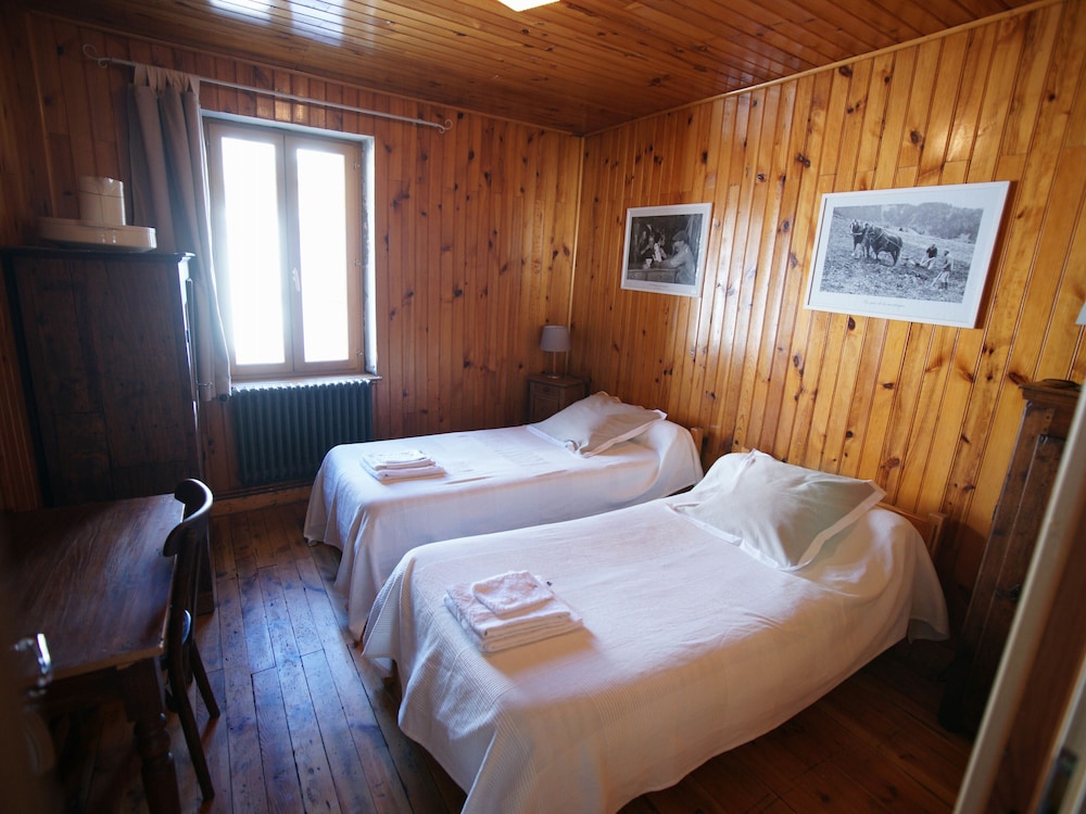 Chez Jean Pierre - 4 Chambres Dans Une Maison Du Xviie Siècle - Hautes-Alpes