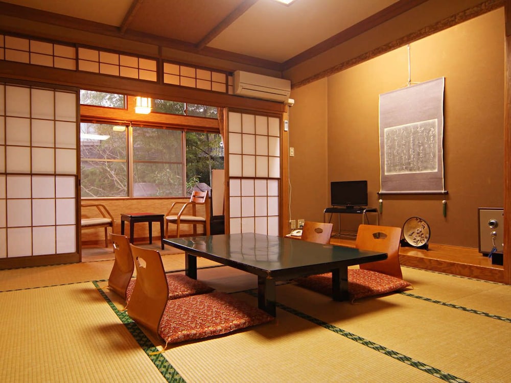 Yutagami Onsen Nostalgic Inn Suehirokan - Sanjō