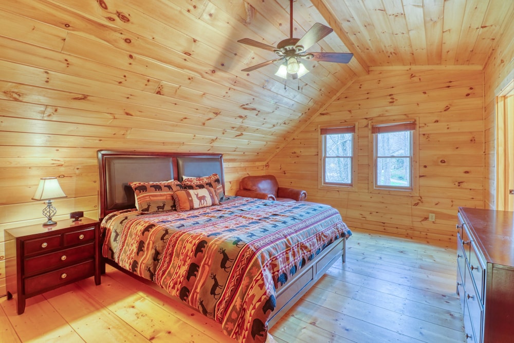 Dog-friendly Cabin With Riverfront Access - Great For Fishing - Cherokee, NC